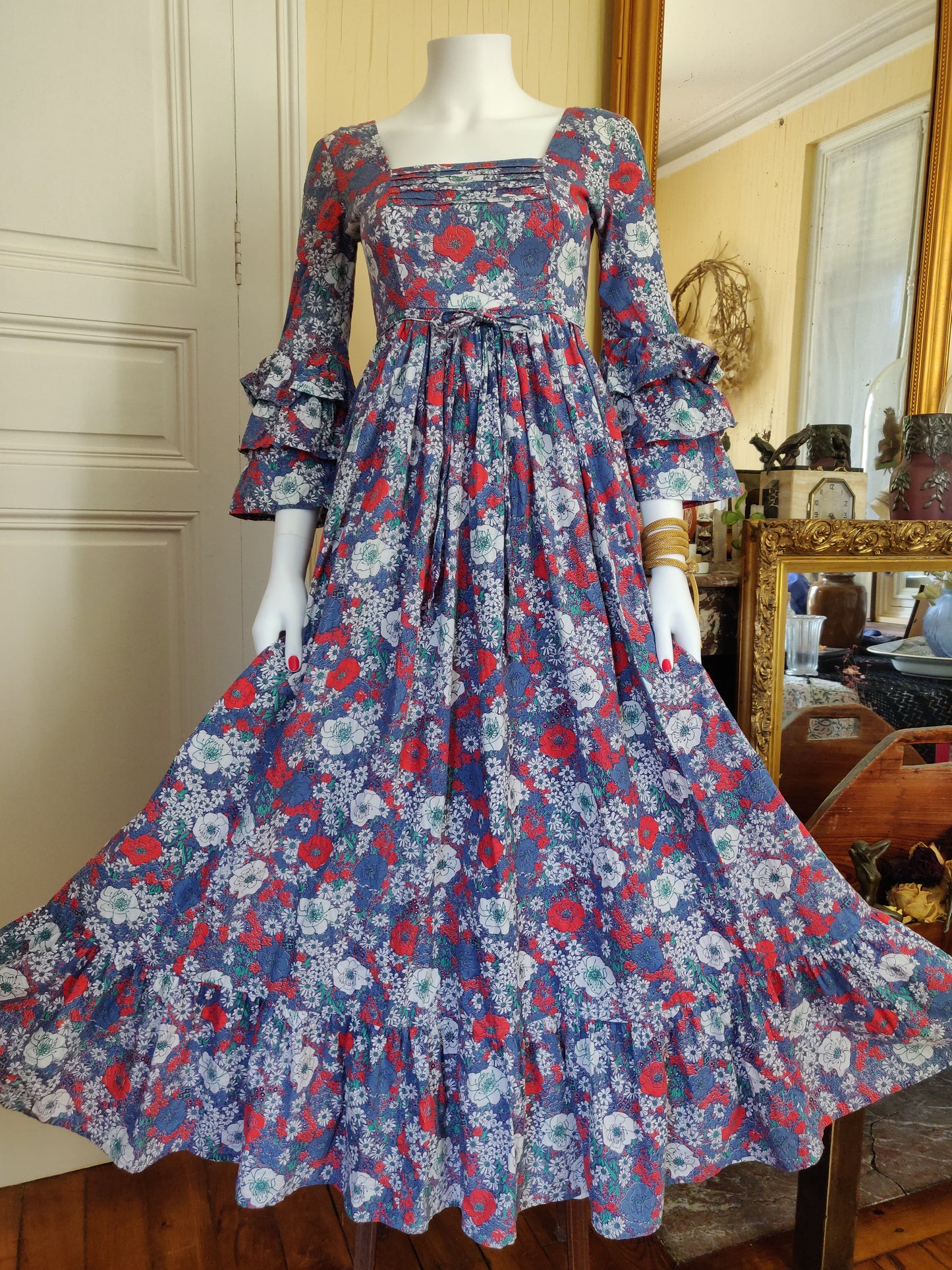 1970s Laura Ashley Ruffle Sleeves Dress
