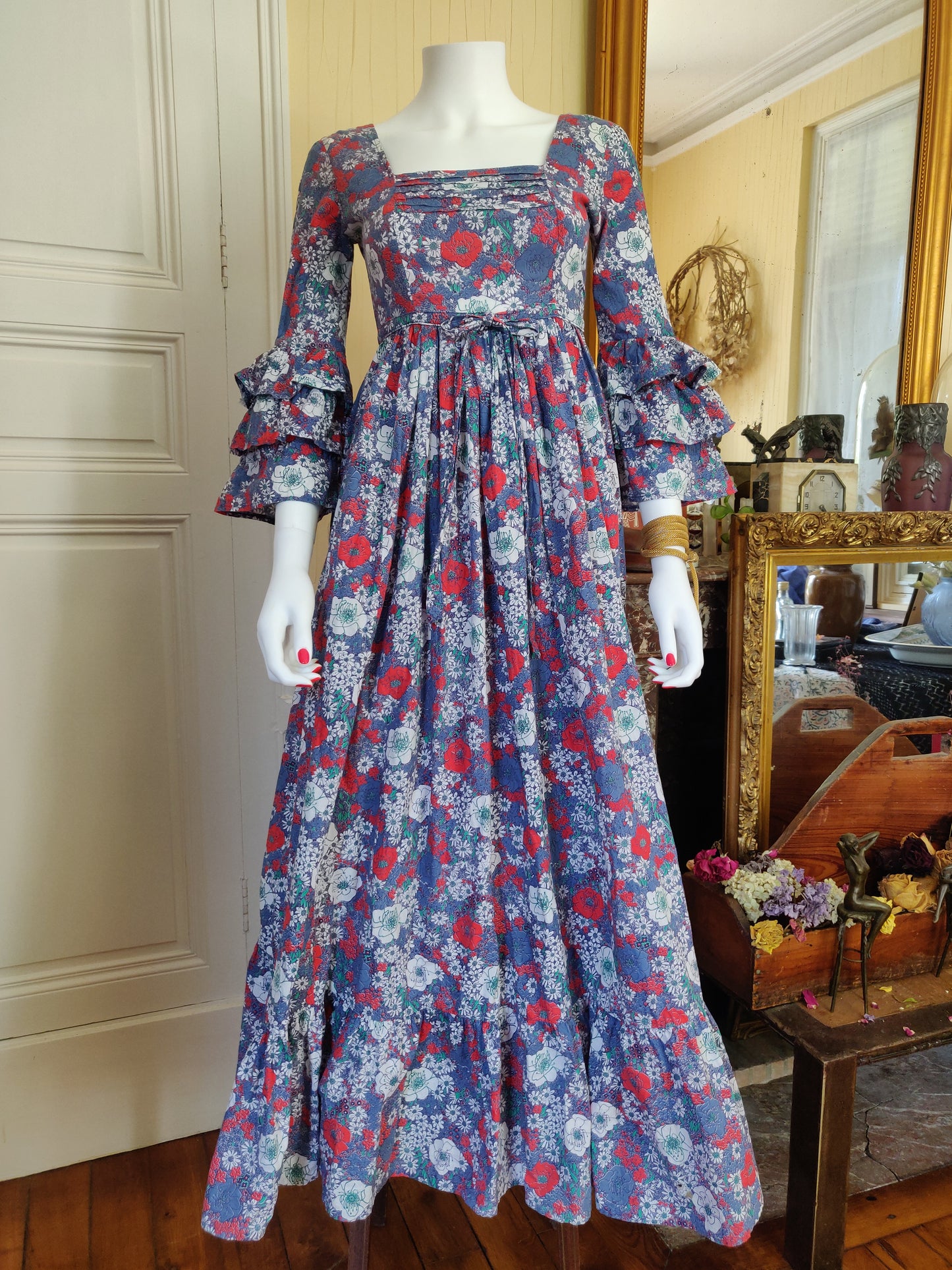 1970s Laura Ashley Ruffle Sleeves Dress