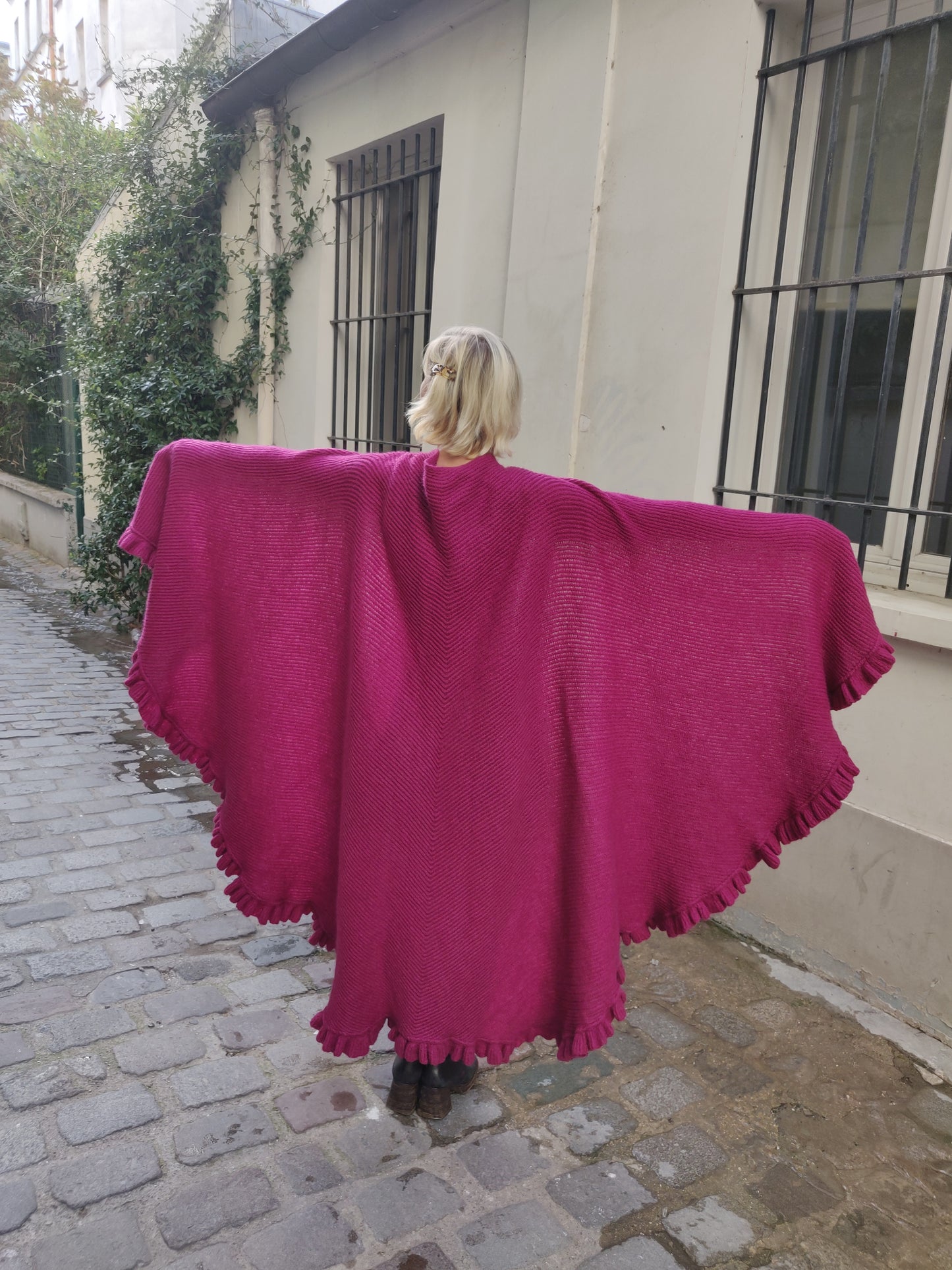 1970s Réal Paris Knitted Cape