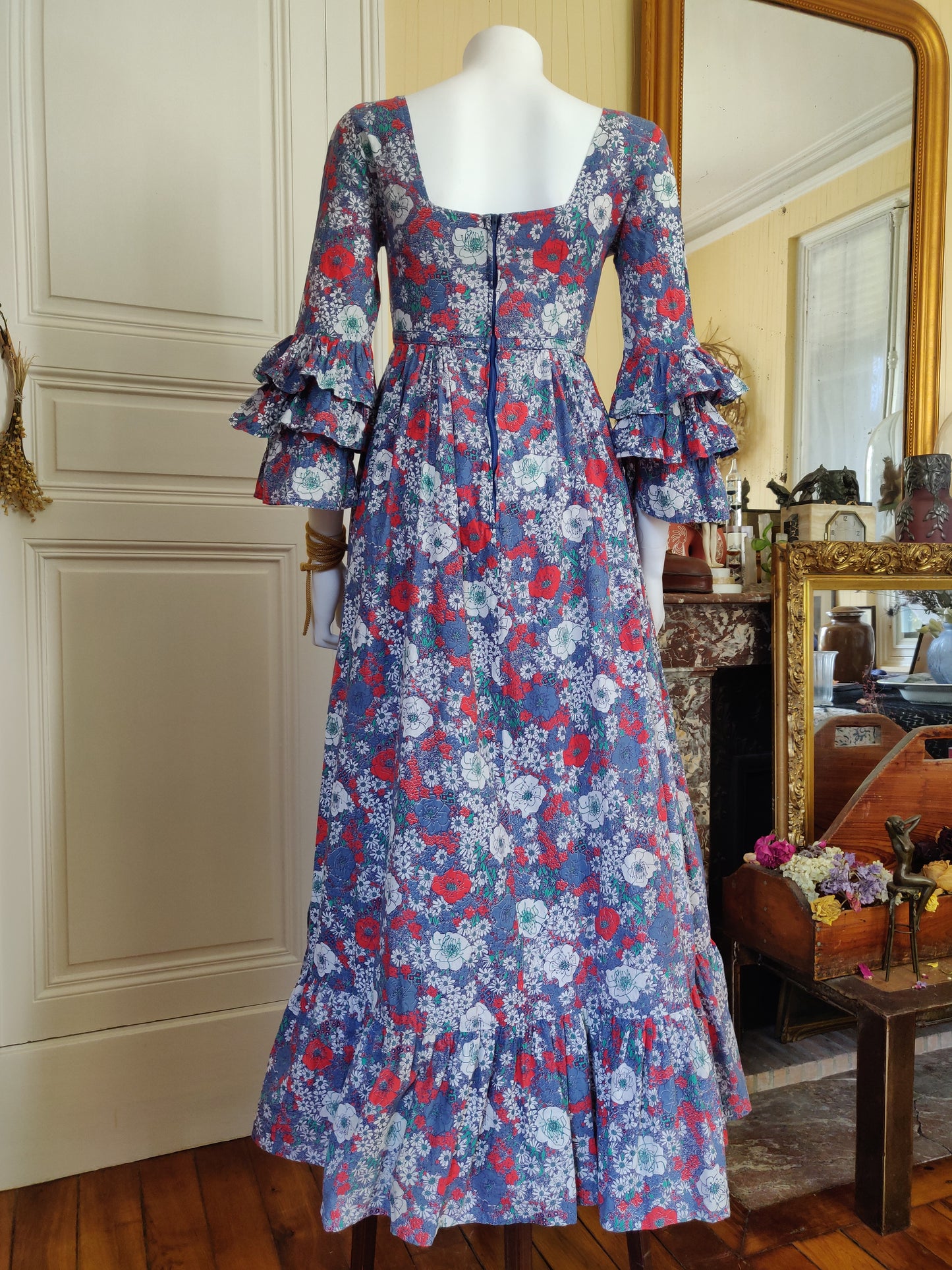 1970s Laura Ashley Ruffle Sleeves Dress