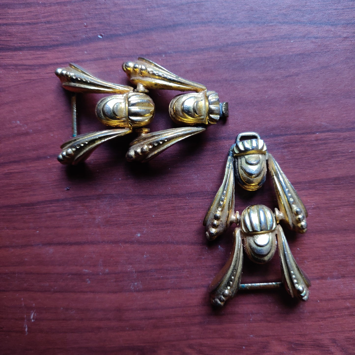 1930s Bees Belt Buckle

 