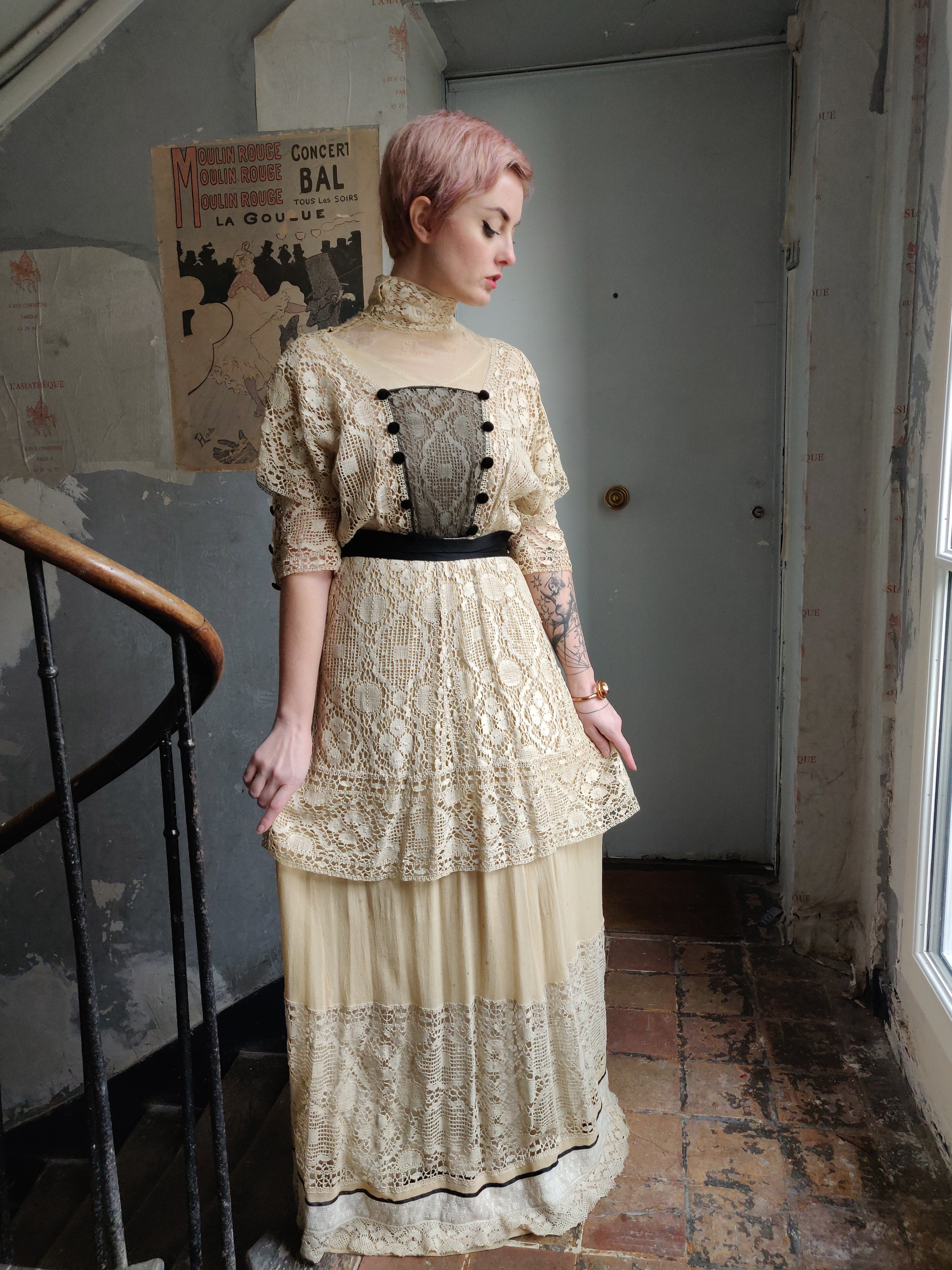 Victorian Ladies' Tea Gown 1895 ~ Free Clip Art - The Old Design Shop